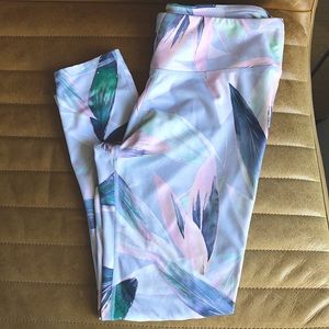 Lightly work fabletics low waist Capri leggings.